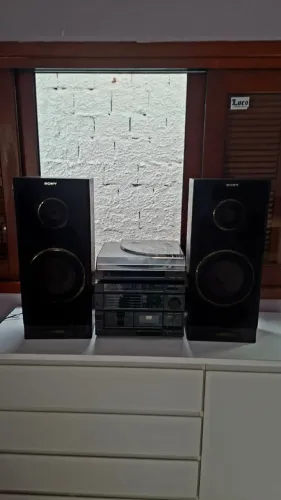 Aparelho de som Philco Hitachi (Toca disco, toca fitas, rádio e 2 caixas)