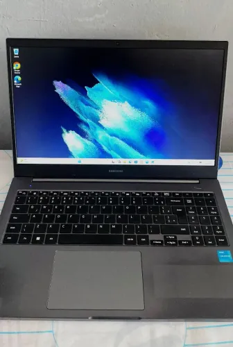 Samsung Book - 15,6? Full HD | SSD 256GB | 4GB RAM | Intel Celeron | Windows 11