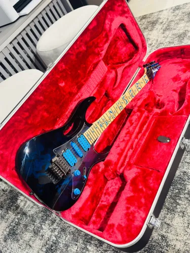 Guitarra Ibanez Steve Vai Signature Premium JEM77P-BFP Blue Floral Pattern - 2025