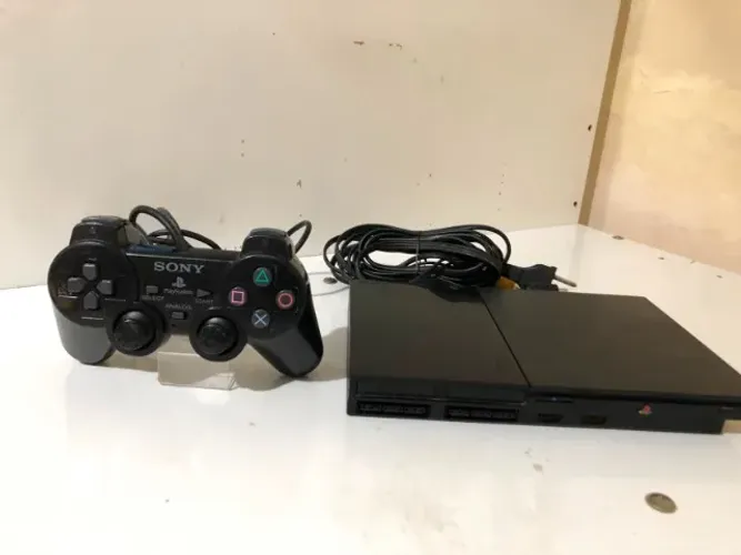 Playstation 2 Slim Completo (Controle Original serie A, cabo av original e de força)