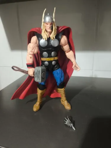 Thor 85 anos Marvel Legends (não aceito ofertas)