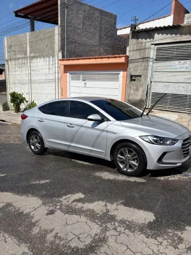 Hyundai Elantra 2.0 16V Flex Aut. 2017