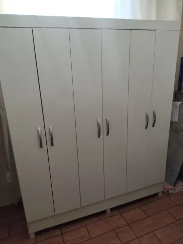 Guarda roupa 6 portas