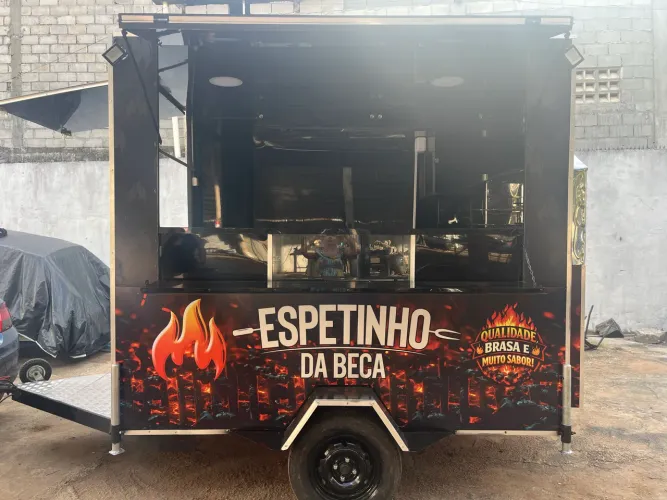 Fabricação Trailer food truck para churrasquinho 