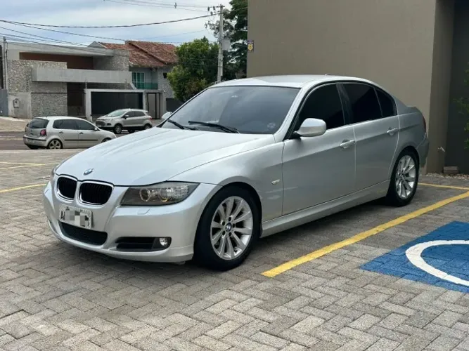 BMW 320I A 2010