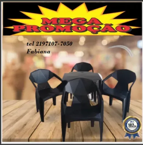 Mesa com cadeiras com braço