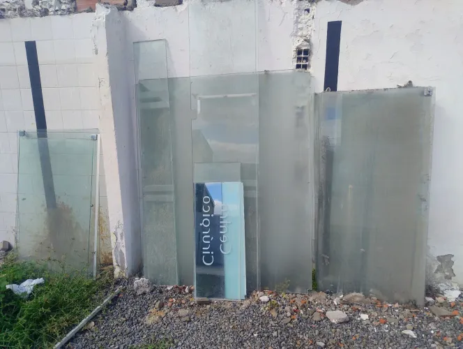 Vende janelas de vidros todas por r$ por 600