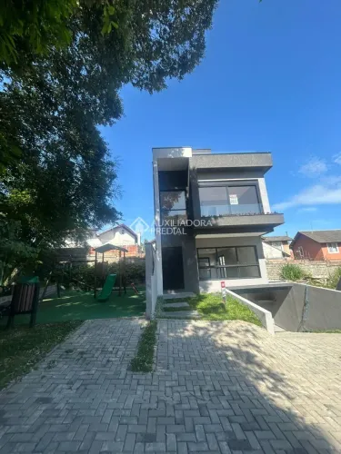 SOBRADO EM CONDOMÍNIO 206m2 em Santa Felicidade CURITIBA-PR