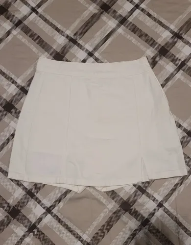 Short saia sarja branco 36 cintura alta C&A