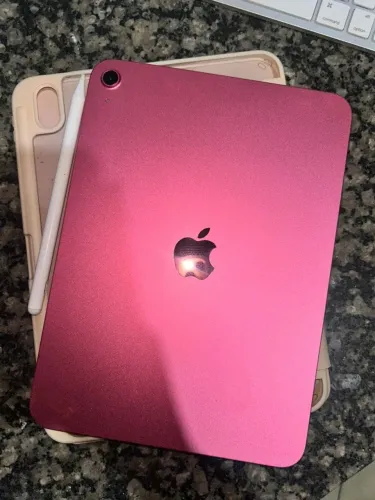 Ipad A16 semi novo (com acessórios)