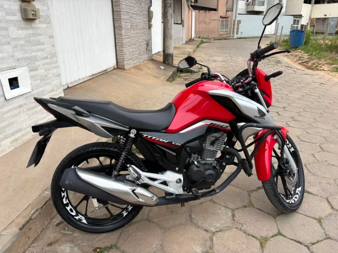 Titan 160