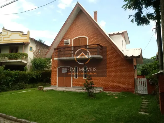 Casa de Condomínio em Pendotiba - Niterói com 250m², 3 Dormitórios e 5 Banheiros por R$700