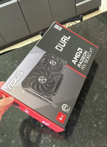 RX 9060 xt 8gb Asus (lacrada)