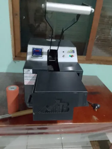 MÁQUINA GIRO LASER MB GRAVAR COPOS