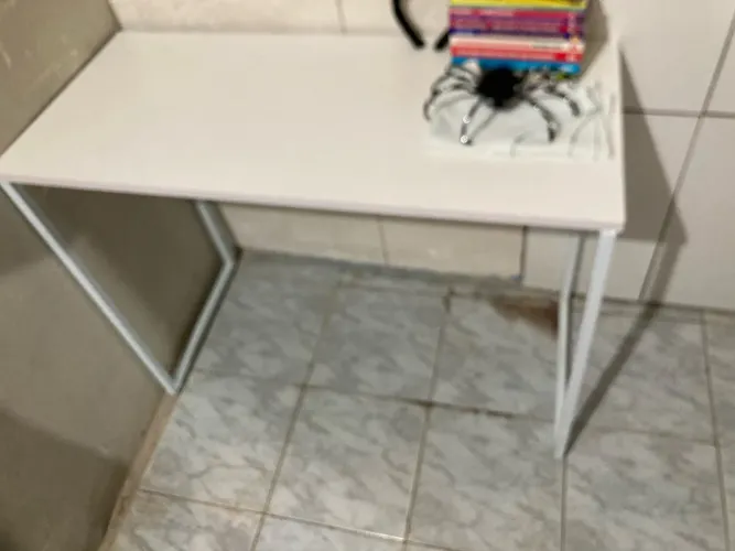 Escrivaninha para quarto e sapateira