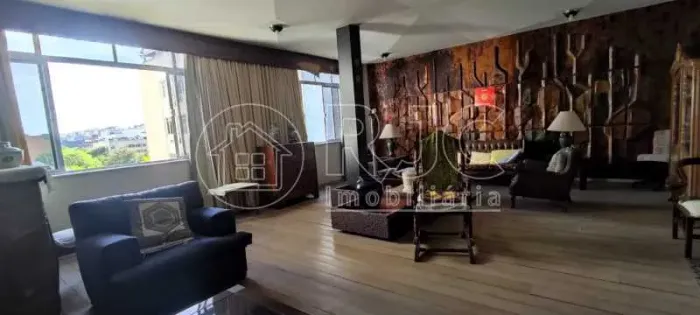 Casa de rua : Duplex / Residencial / Tijuca
