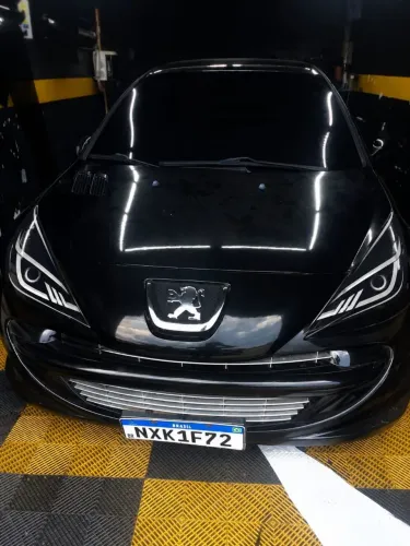 Peugeot 207 Sedan Passion XR 1.4 Flex 8V 4P 2012