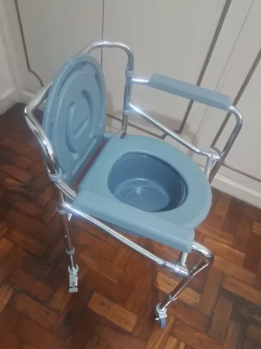 Cadeira p banho novissima