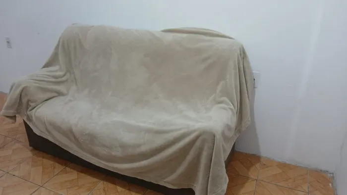 Sofá de dois lugares