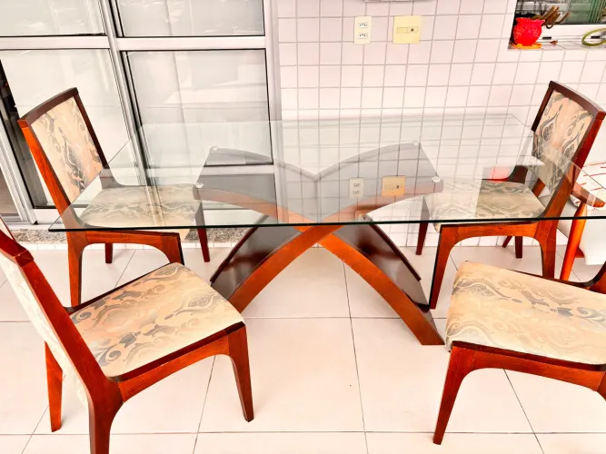 Mesa jantar com 6 cadeiras