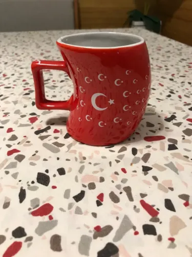 caneca de porcelana turca