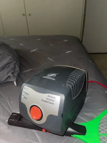 Vendo estabilizador 440VA microsol usado, negocio valor
