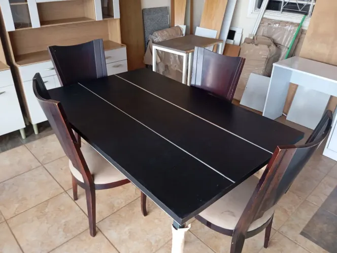 Mesa 160,x1,03 com 4 cadeiras R$400,00 entrega a combinar * Fenix Móveis