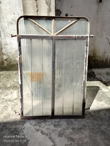 Janela com vidro 200