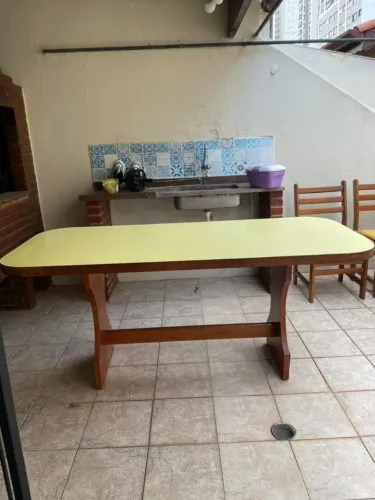 Mesa de jantar com 5 cadeiras