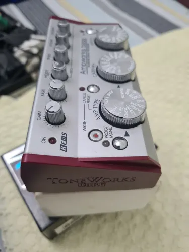 pedal para baixo korg toneworks