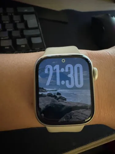 Apple Watch série 9 41mm com detalhe