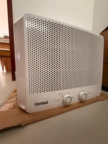 Ar-Condicionado Janela Consul CCB10EB Frio 10.000 BTUs com Design Moderno - usado