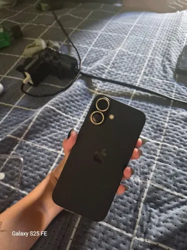 iPhone 16