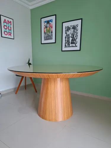 Mesa de Jantar Redonda até 6 cadeiras