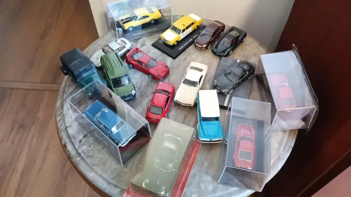 Coleção de carrinhos, vários escala 1/43