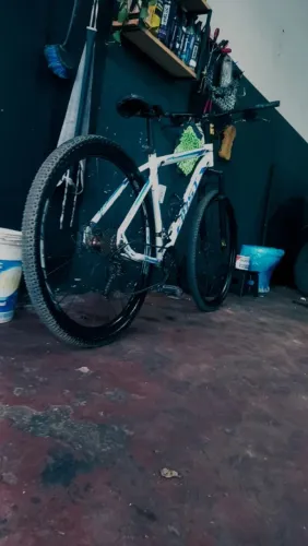 Bicicleta aro29 semi nova