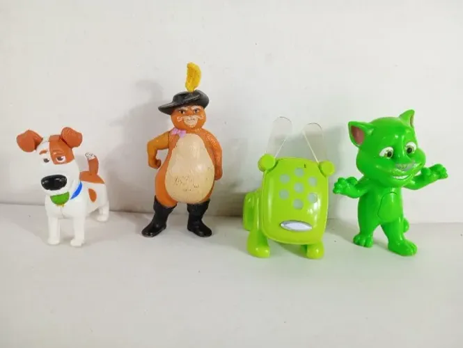 Lote 4 Bonecos Antigos Pets Max Gato De Botas E Talking Tom