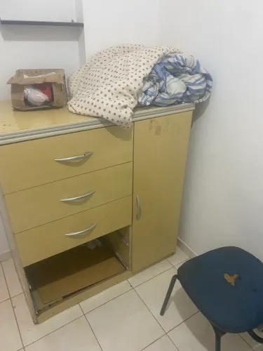Cômoda usada