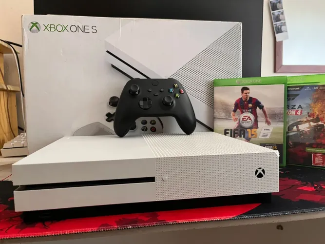 Xbox One S 1TB 1Controle 1Jogo