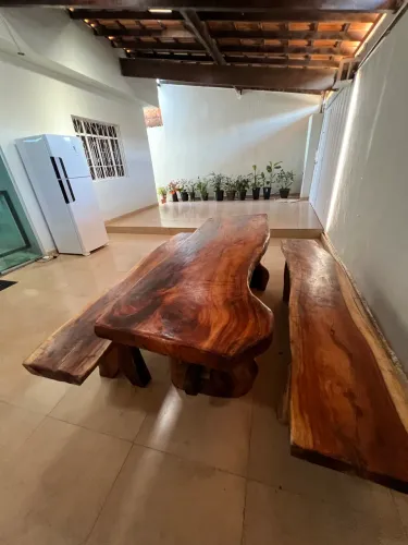 Mesa de Madeira de R$3.000 por R$1.500