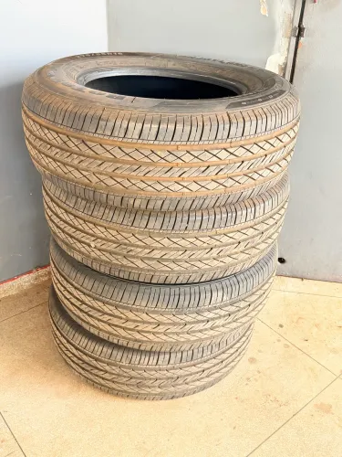 Pneu 275-65-18