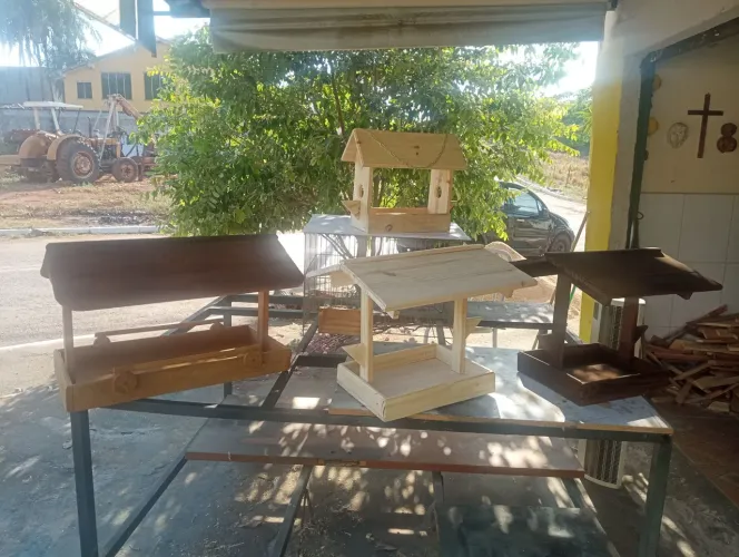 Comedouro para passarinho 