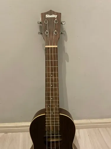 Ukulele concerto Ácustico Shelby Su23m