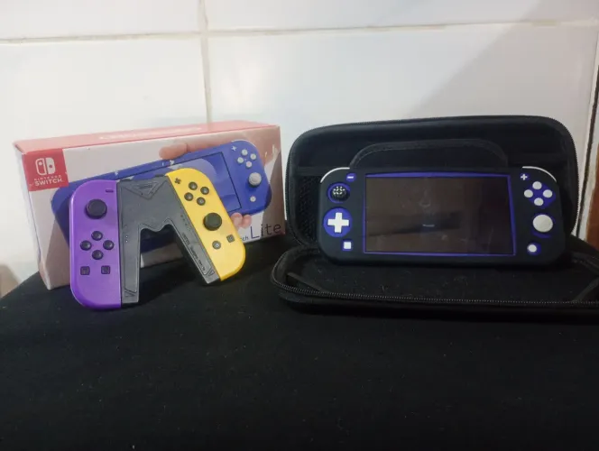 Nintendo Switch lite com microSD de 256 GB