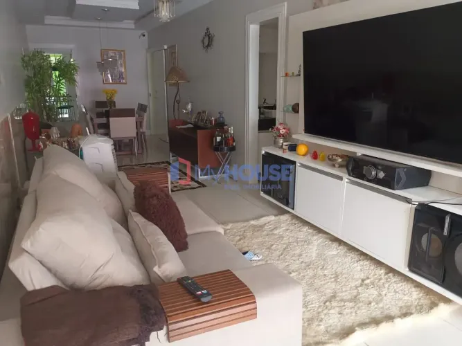 Casa de Alto Padrão para Aluguel no Centro de Itabuna com Piscina, Sauna, Academia, Portei