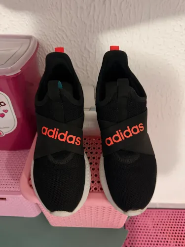 Tênis adidas