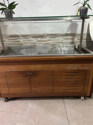 Balcão frio com suporte