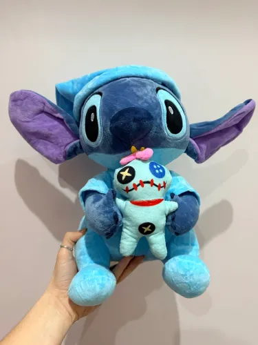 Pelúcia Stitch de Pijama com Boneca Xepa (Scrump) - Edição Soneca