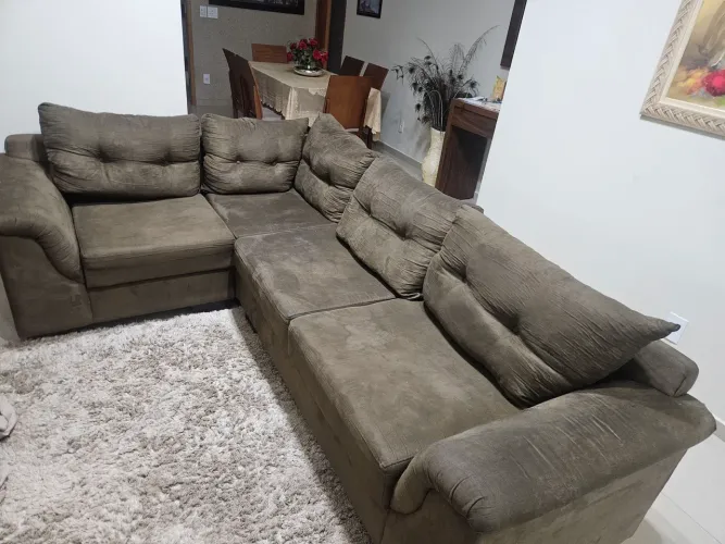 Vendo Sofá em ótimo estado de conservação.