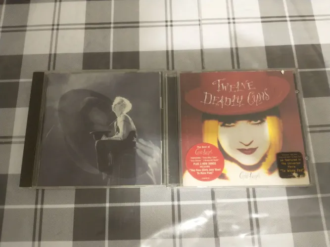Cds Cindy Lauper em ótimo estado + 2 cds de brinde